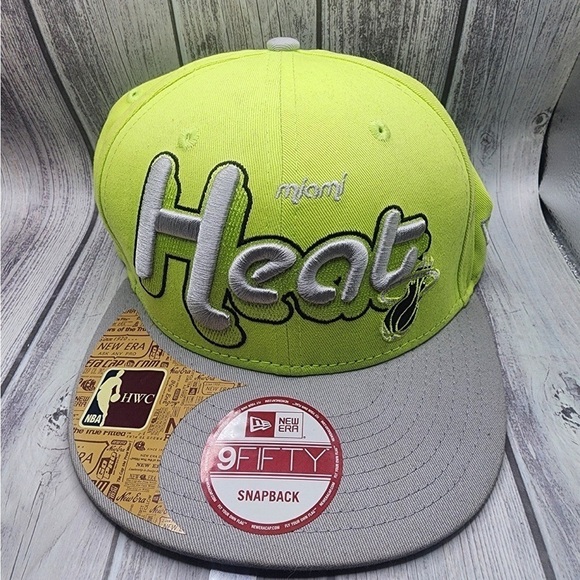 Men’s New Era 9fifty Miami Heat Snapback Hat Gray & Neon Green Hardwood Classic - Picture 1 of 4